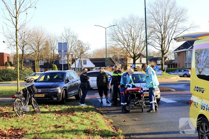 Jongeman op fiets aangereden