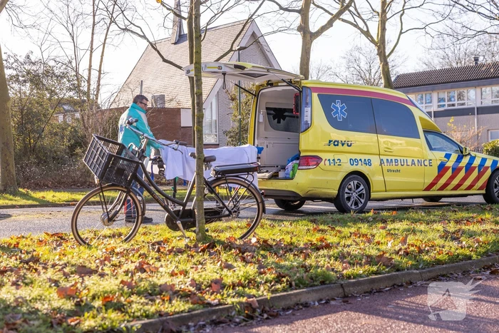 Jongeman op fiets aangereden