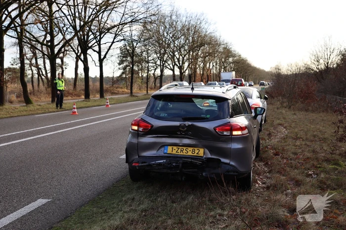 Meerdere voertuigen betrokken bij kop-staartbotsing