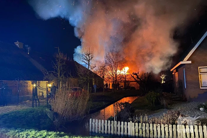 Grote brand verwoest schuur