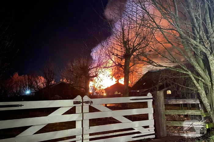 Grote brand verwoest schuur