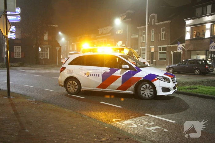 Maaltijd bezorger aangereden op zebrapad