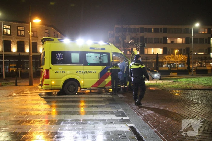 Maaltijd bezorger aangereden op zebrapad