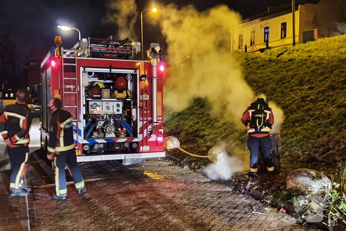 Brandweer blust vuurton