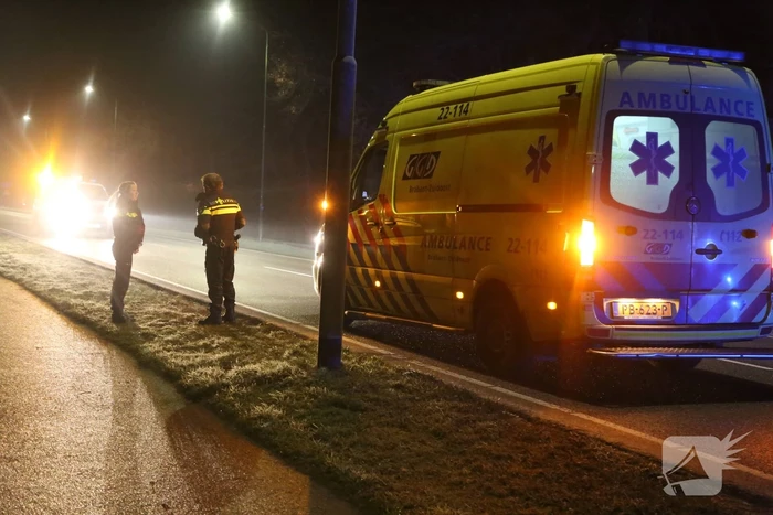 Scooterrijder belandt in sloot