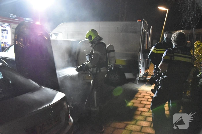 Auto verwoest door brand