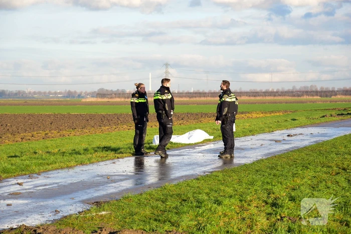 Auto te water geraakt, inzittenden overleden