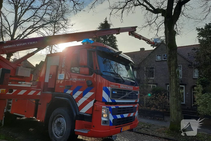 Schoorsteenbrand geveegd na brand