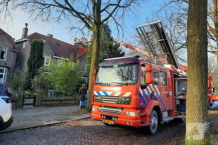 Schoorsteenbrand geveegd na brand