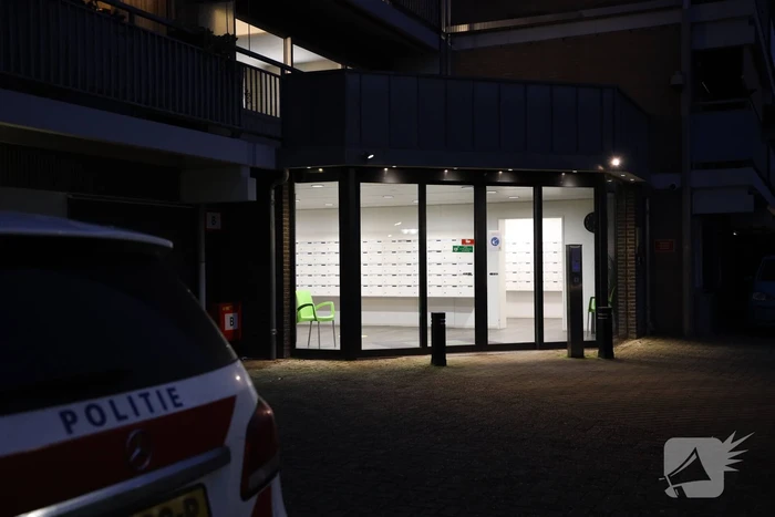 Grondstoffen voor drugs-productie in flatwoning aangetroffen