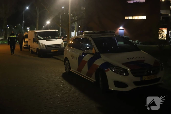 Bestelbus volledig verwoest door brand