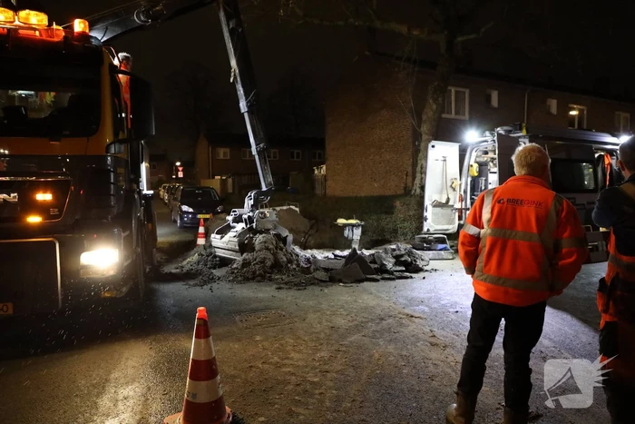 Stoep verzakt langzaam door waterlekkage
