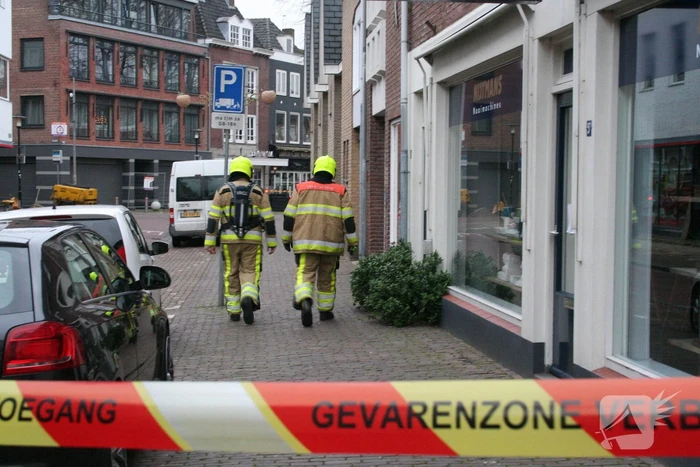 Gaslekkage in winkelstraat
