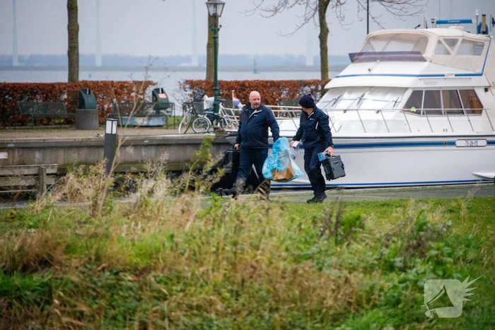 Overleden persoon op zeilboot aangetroffen