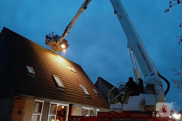 Brand in schoorsteen van woning