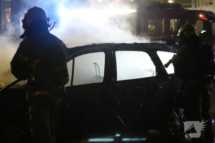 Auto verwoest door brand