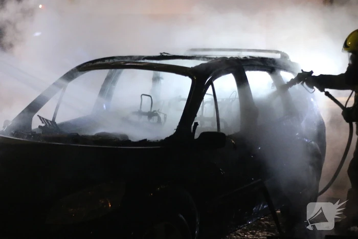 Auto verwoest door brand