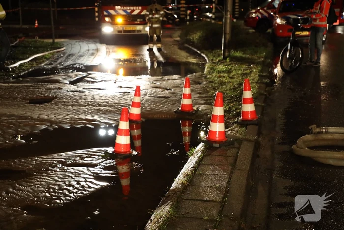 Waterballet door breuk in leiding