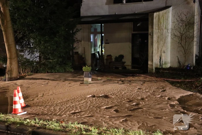 Waterballet door breuk in leiding