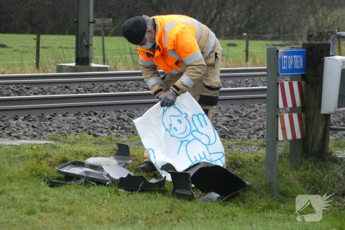 Dode na botsing met trein op onbewaakte spoorwegovergang
