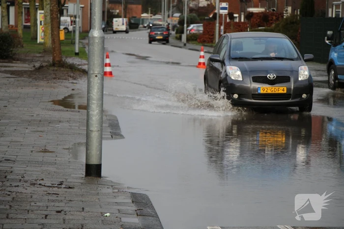 Waterballet na gesprongen leiding