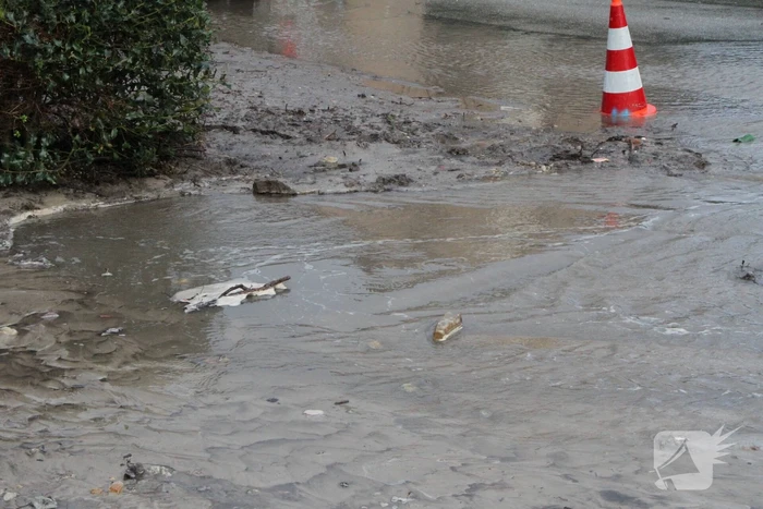Waterballet na gesprongen leiding