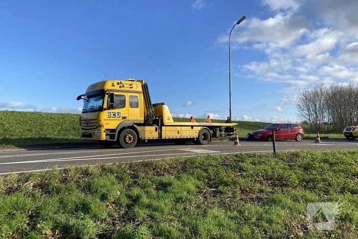 Auto verliest linker voorwiel