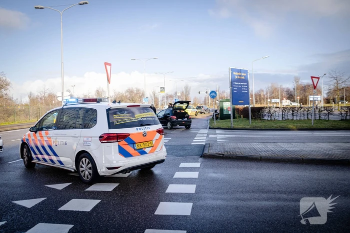 Brommerrijder gewond bij botsing met auto