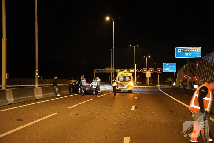 Enorme schade na crash met Tesla op RIMOB
