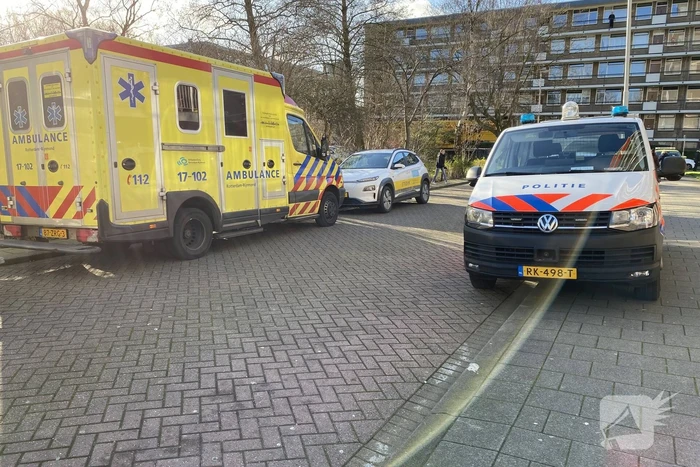 Brand bij werkzaamheden op dak van flat