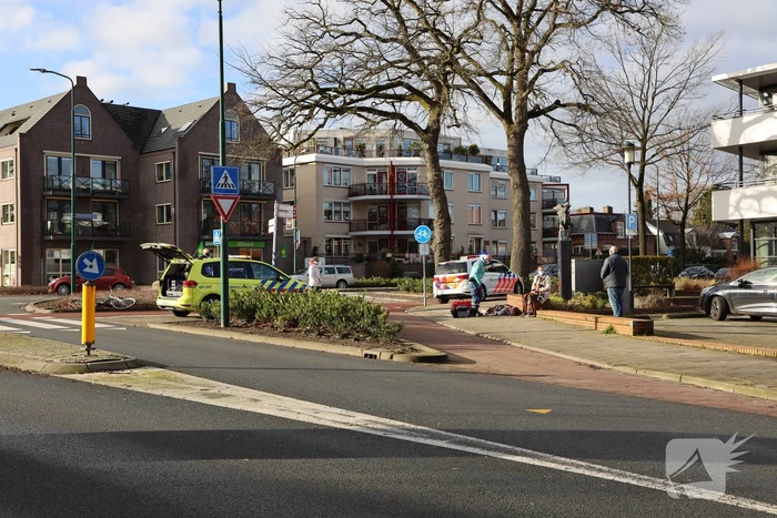 Fietser gewond bij ongeval op rotonde
