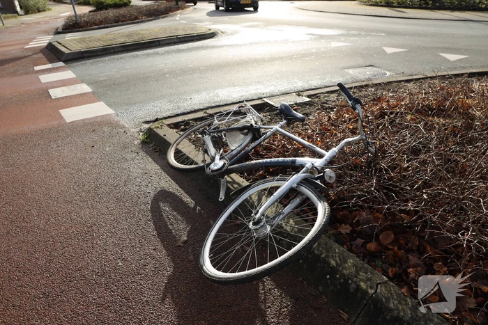Fietser gewond bij ongeval op rotonde