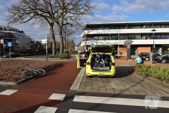 Fietser gewond bij ongeval op rotonde