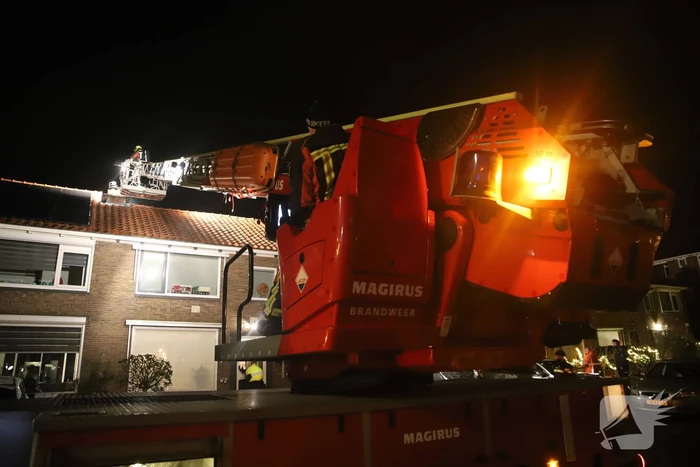 Brand in schoorsteen van woning