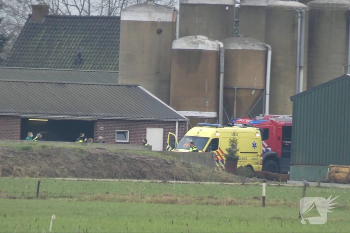 Man overleden door beknelling in machine