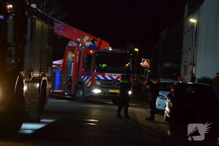 Brandweer doet onderzoek naar mogelijke schoorsteenbrand
