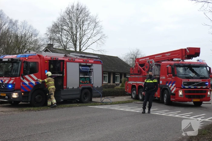 Doorgaande weg afgesloten door schoorsteenbrand