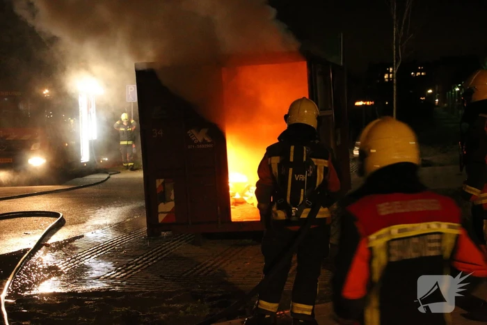 Zee container in lichterlaaie