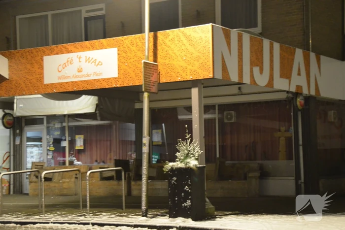 Café 't Wap opent deuren en politie doet inval