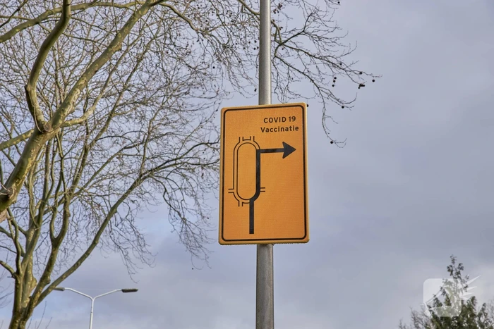 Vaccinatie COVID-19 van start gegaan