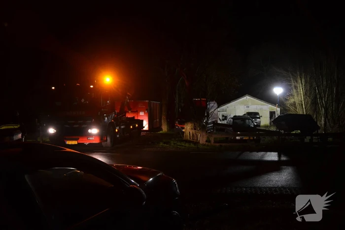 Brandweer en politie doen onderzoek
