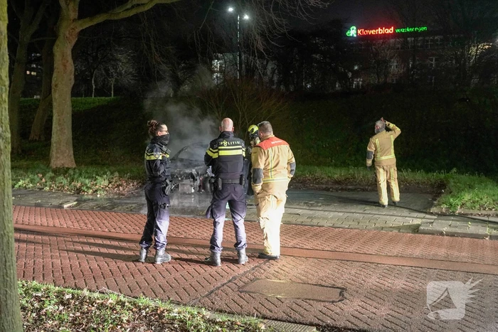 Auto compleet uitgebrand