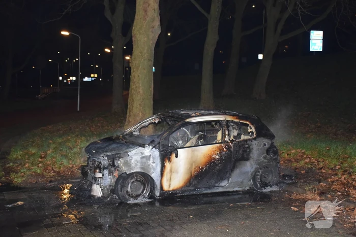Auto compleet uitgebrand