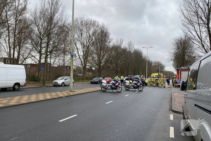 Gewonde bij aanrijding tussen twee auto's