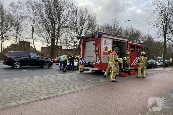Gewonde bij aanrijding tussen twee auto's