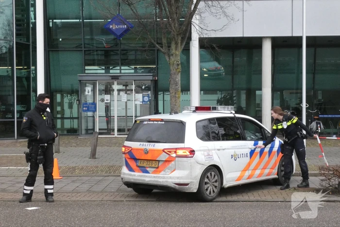 Persoon gewond bij schietincident politiebureau