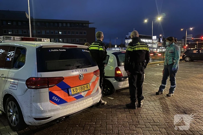 Bestuurster gewond bij aanrijding