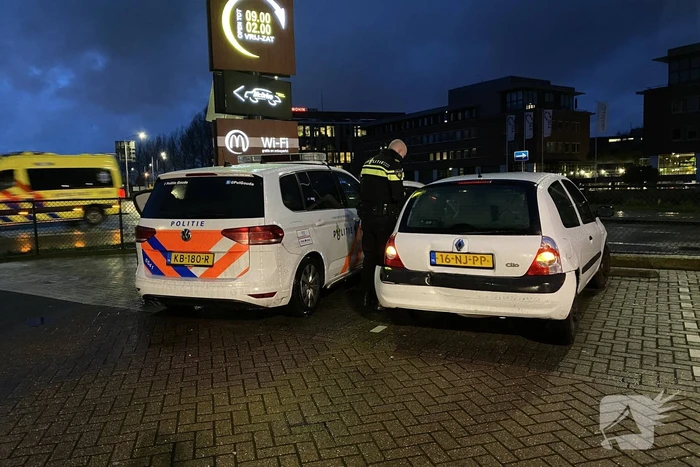 Bestuurster gewond bij aanrijding