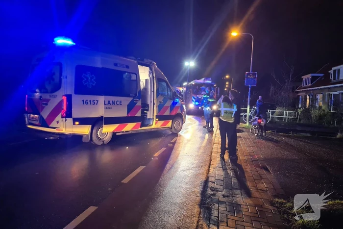 Frontale botsing tussen drie voertuigen