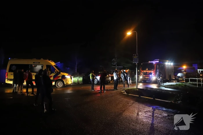 Frontale botsing tussen drie voertuigen